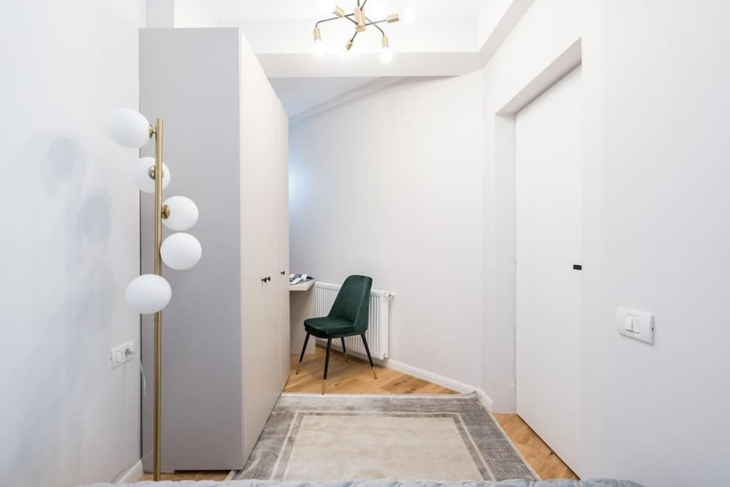 Stunning Views 3Br Sunny Flat - Amazing Terrace Leilighet Bucureşti Eksteriør bilde