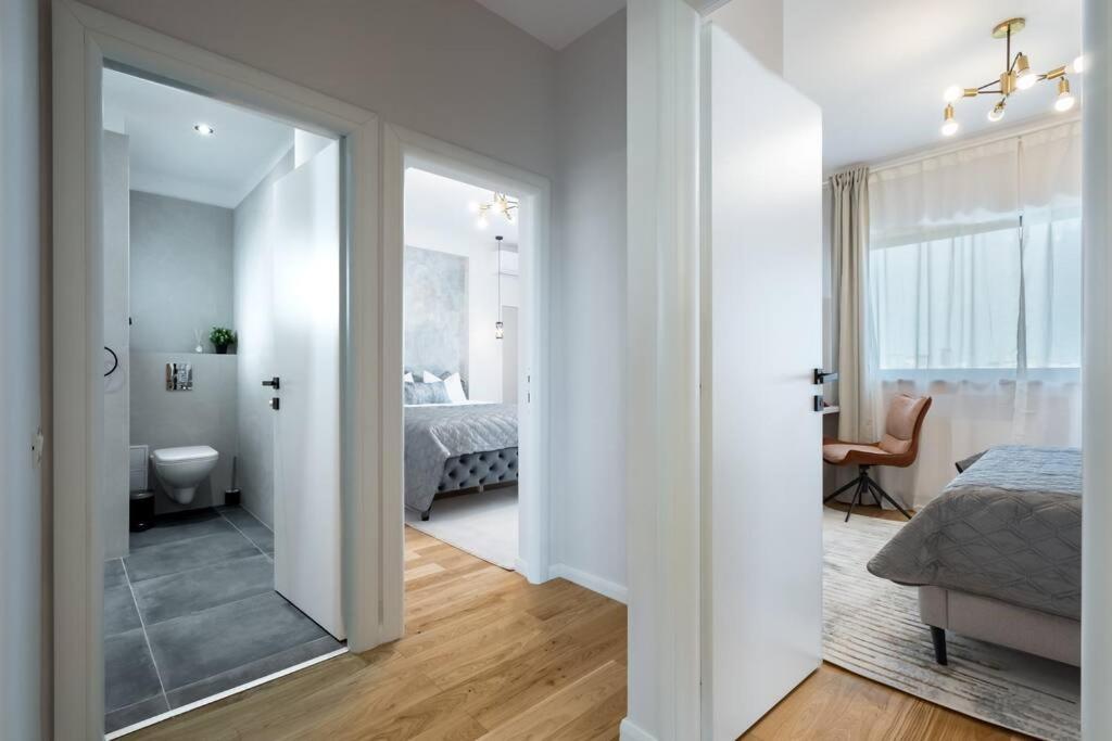 Stunning Views 3Br Sunny Flat - Amazing Terrace Leilighet Bucureşti Eksteriør bilde