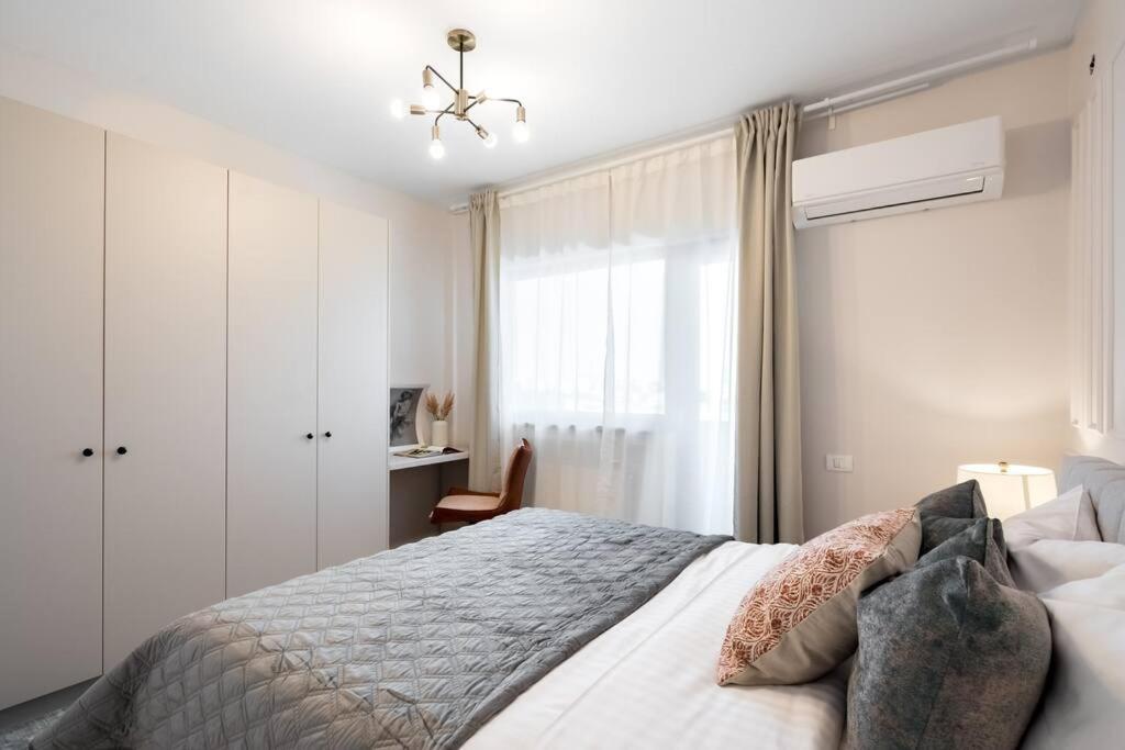 Stunning Views 3Br Sunny Flat - Amazing Terrace Leilighet Bucureşti Eksteriør bilde
