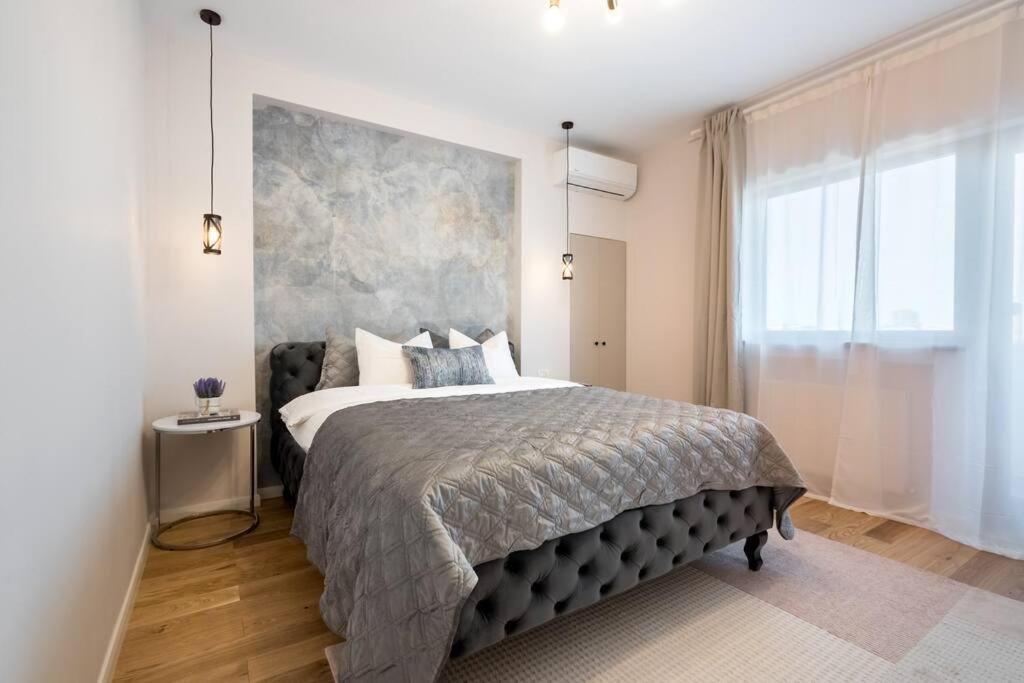 Stunning Views 3Br Sunny Flat - Amazing Terrace Leilighet Bucureşti Eksteriør bilde